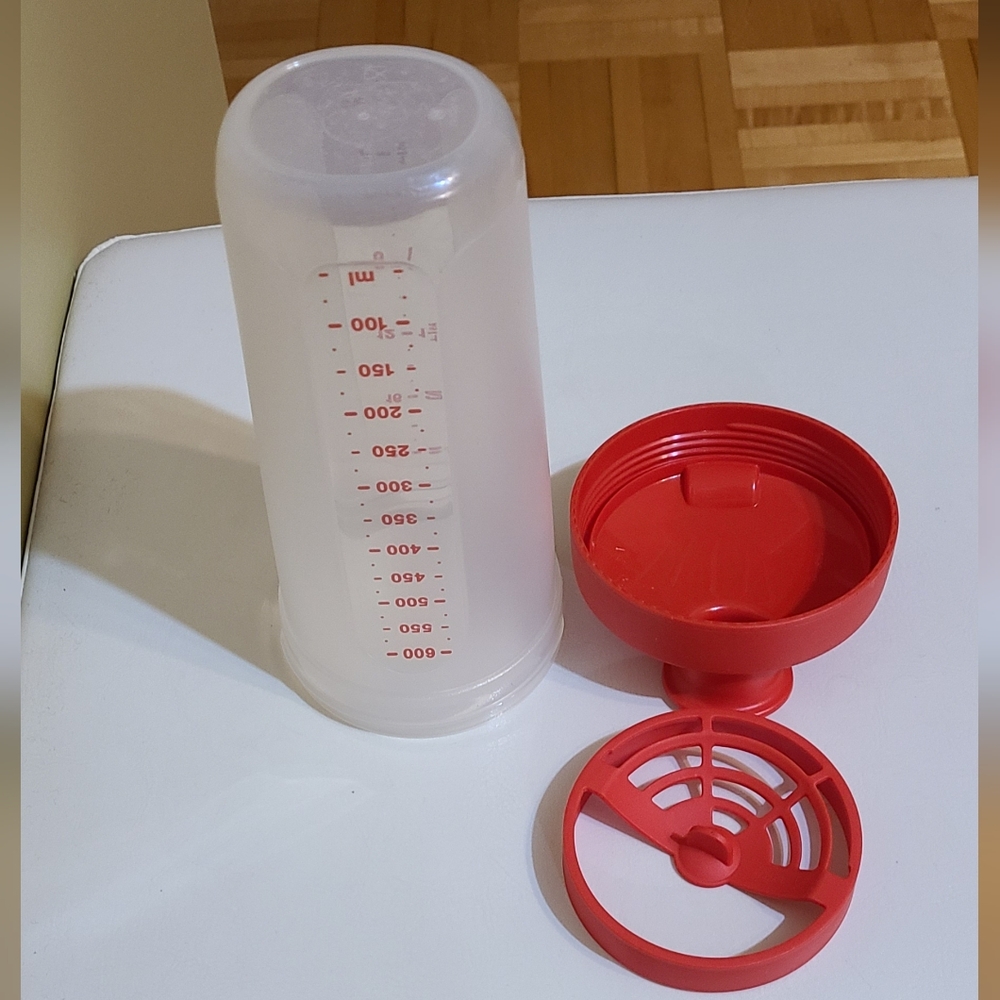 Tupperware All-In-One Shake - Picture 7 of 8